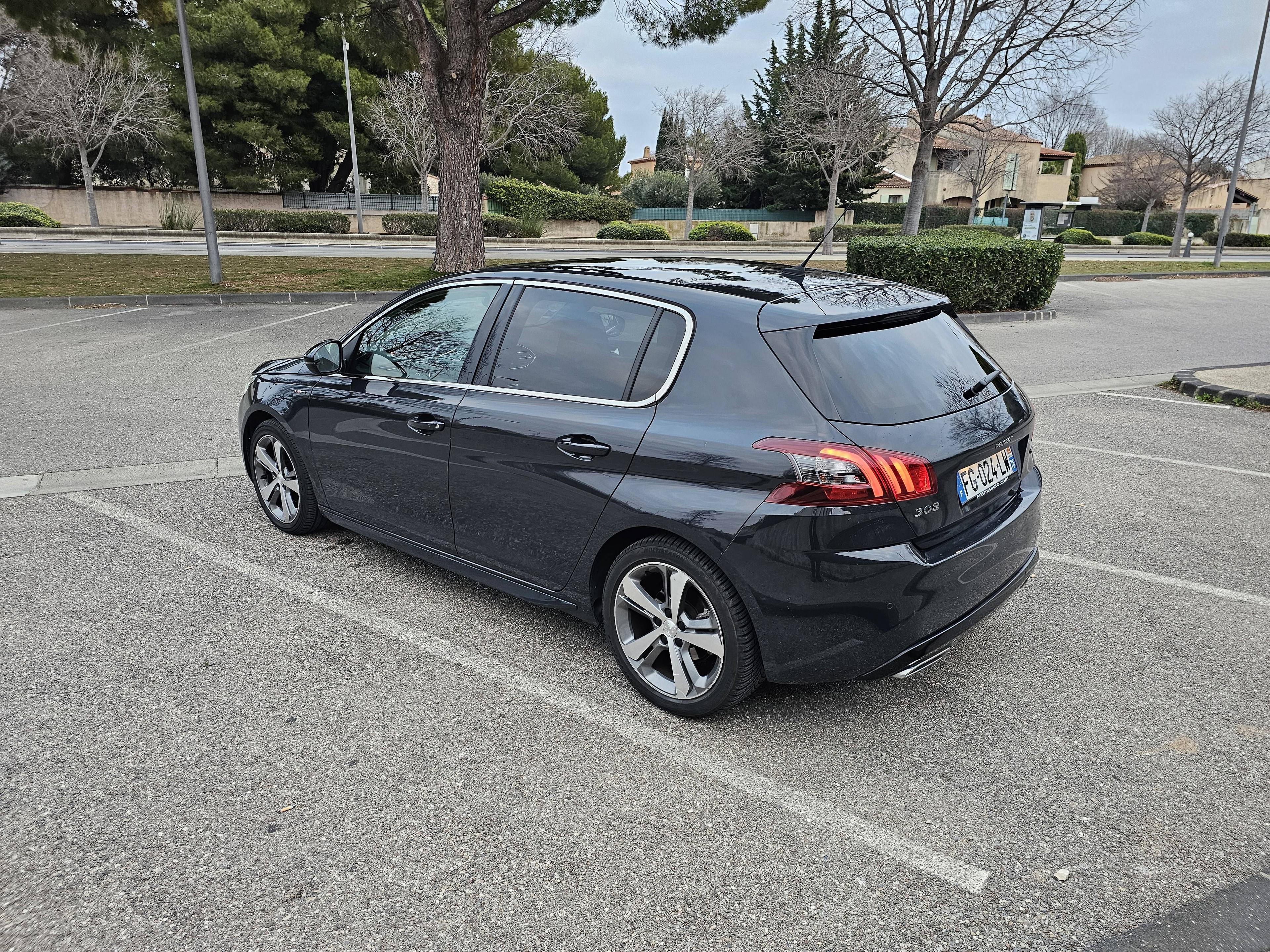 PEUGEOT 308