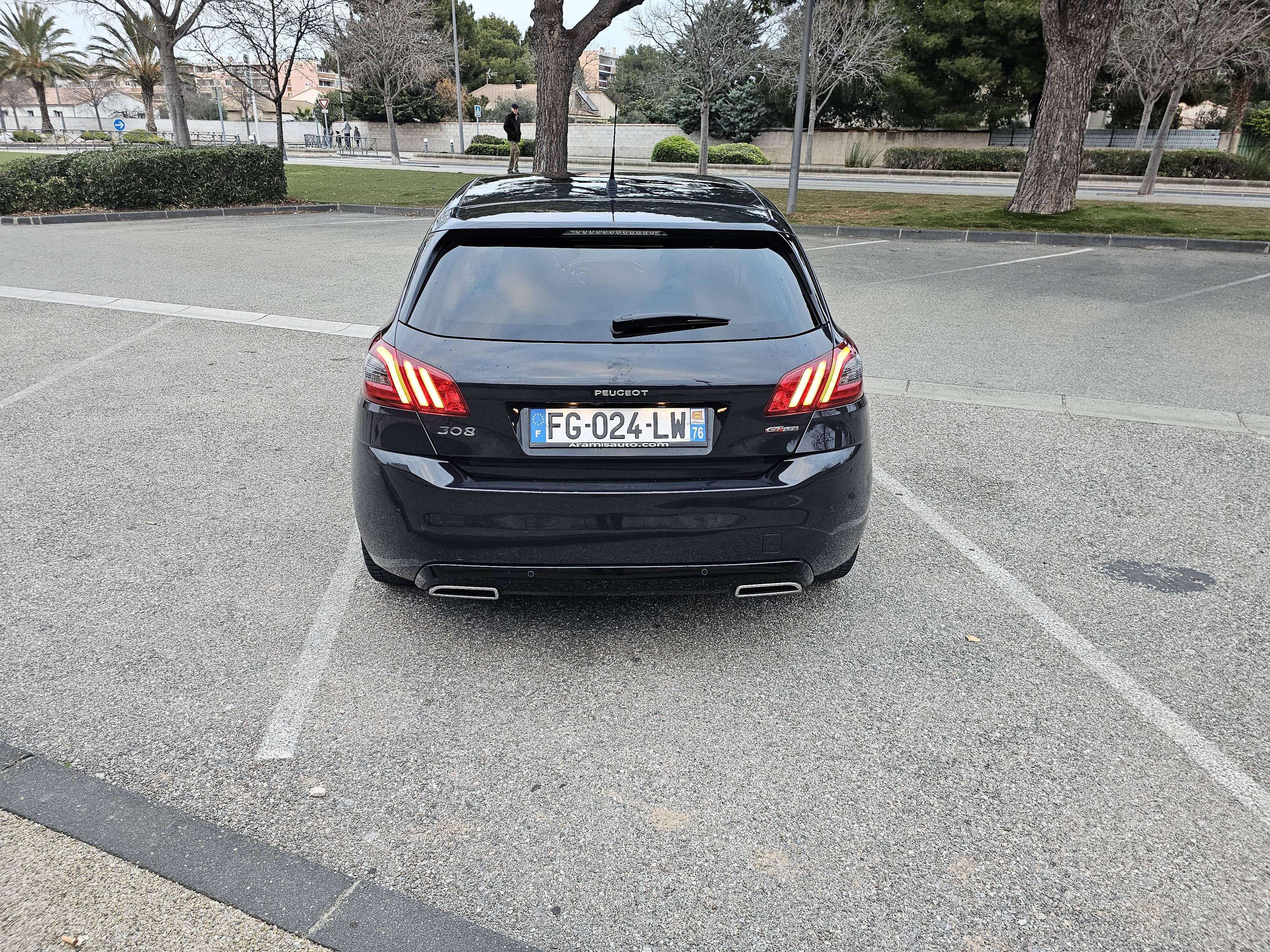 PEUGEOT 308